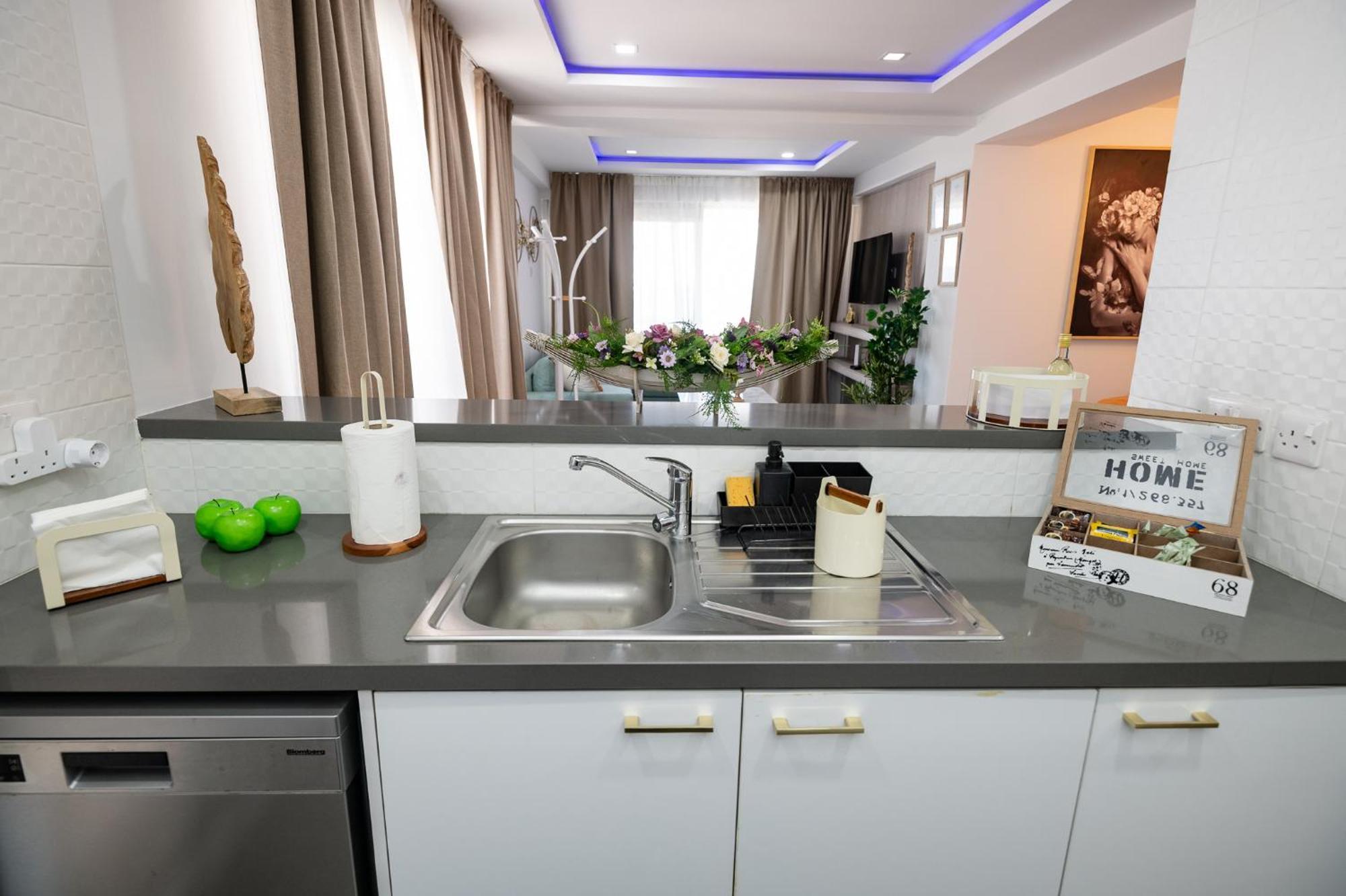 Lazuli Beachfront Sea View Ap144 Λάρνακα Εξωτερικό φωτογραφία