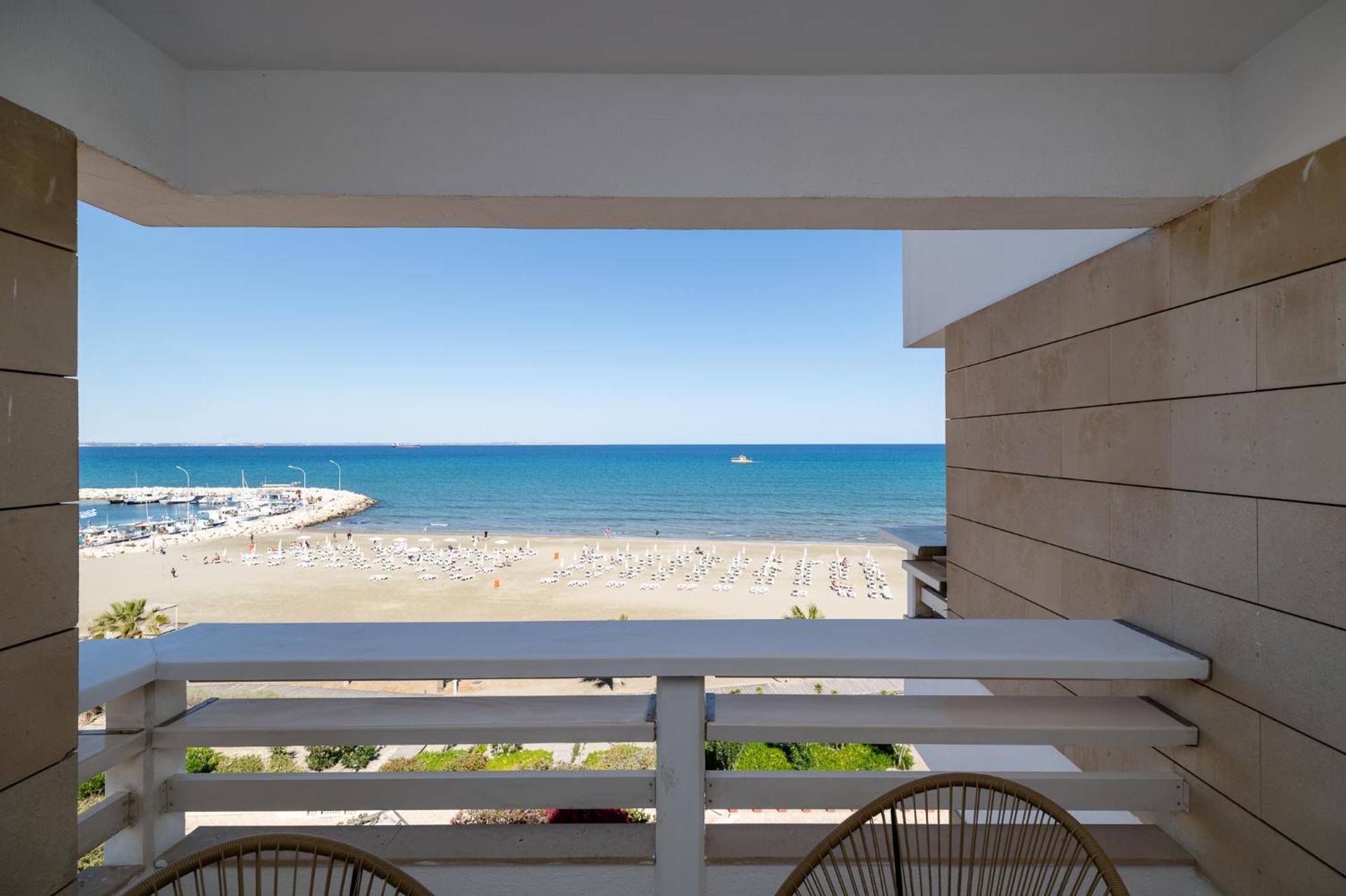 Lazuli Beachfront Sea View Ap144 Λάρνακα Εξωτερικό φωτογραφία